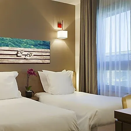 Hotel Neho Porte De Geneve - Gare Annemasse Ambilly